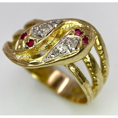 313 - A 9K YELLOW GOLD DIAMOND & RUBY DOUBLE SERPENT RING! 5.3G. SIZE Q.