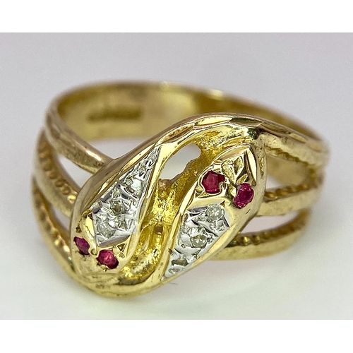 313 - A 9K YELLOW GOLD DIAMOND & RUBY DOUBLE SERPENT RING! 5.3G. SIZE Q.