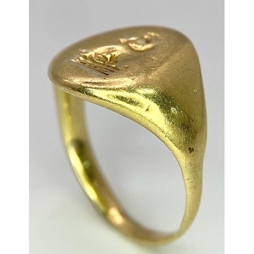 54 - AN 18K YELLOW GOLD VINTAGE SEAL ENGRAVED SIGNET RING. Size K, 7.8g total weight. Ref: SC 8060