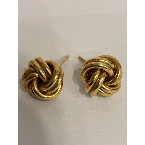 105 - Classic pair of 9 carat YELLOW GOLD KNOT EARRINGS. 1.4 grams.