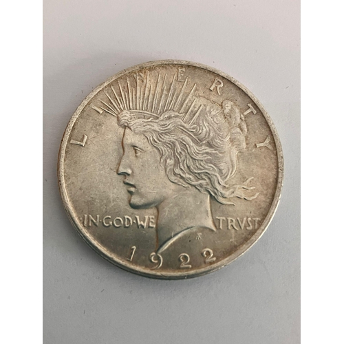 196 - 1922 SILVER PEACE DOLLAR. silver piece dollar. Very fine condition/extra fine condition.