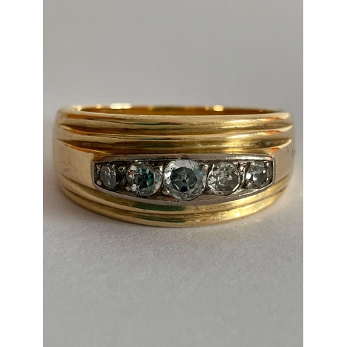 21 - Impressive 14 carat GOLD RING having 5 x clear white DIAMONDS Beautifully mounted to top. 6.9 grams.... 