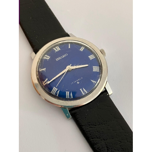 280 - Gentlemans vintage SEIKO 66- 7090 wristwatch. Blue Face Model with Roman numerals. Manual winding in... 