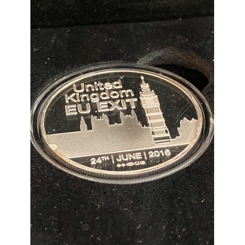 301 - 2016 SILVER ONE OUNCE BREXIT COIN. Minted in pure 99.9% SILVER. complete with the original quality c... 