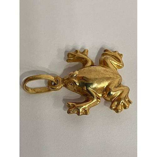 70 - 9 carat GOLD, FROG CHARM. 1.04 grams.