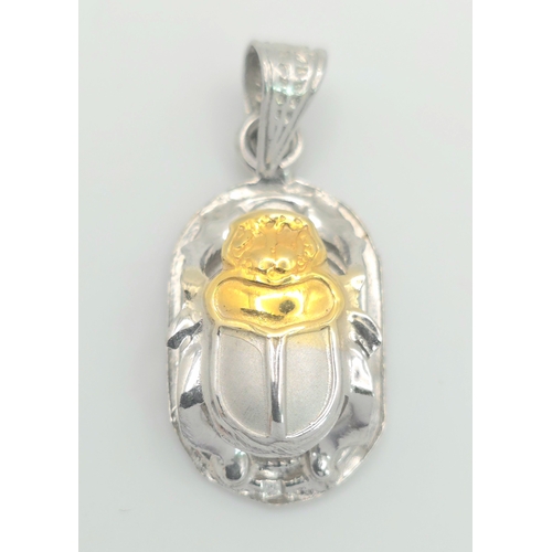 662 - A 9K 2 COLOUR SCARAB CHARM/PENDANT. 3cm length, 2.3g weight. Ref: SC 8026