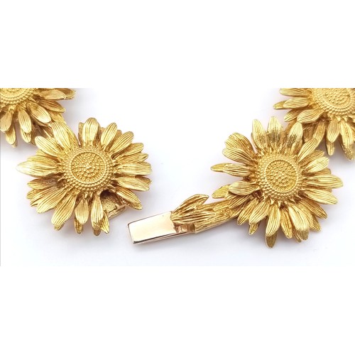 3 - AN 18K YELLOW GOLD ASPREYS DAISY LINK BRACELET. 18cm length, 34.3g weight. Ref: SC8128