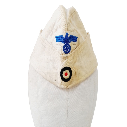 122 - WW2 German Kriegsmarine Enlisted Mans/Nco’s White Overseas Summer Cap. Makers Marked: Kempel
& Leibf... 