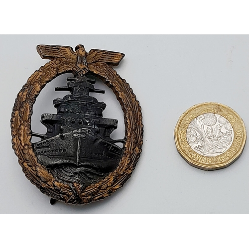 271 - WW2 German Kriegsmarine High Seas Fleet Badge. Maker :Adolf Scholze, Grünwald.