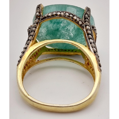 409 - An Emerald Ring with Rose cut Diamond Accents. Set in gold plated 925 silver. Emerald - 17ct. Diamon... 