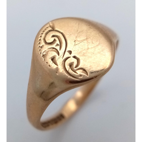 565 - A Vintage 9K Yellow Gold Signet Ring. Full UK hallmarks. Size N. 2g.