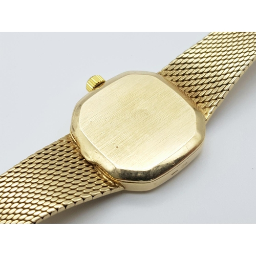 149 - A Beautiful Vintage Omega 9K Gold Ladies Mechanical Watch. 9k gold bracelet and case - 23mm. White d... 