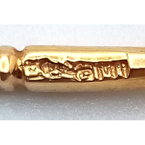 282 - A 14K (TESTED) YELLOW GOLD VIKING DOUBLE AXE CHARM. 22m length, 2.2g weight. Ref: SC 9034