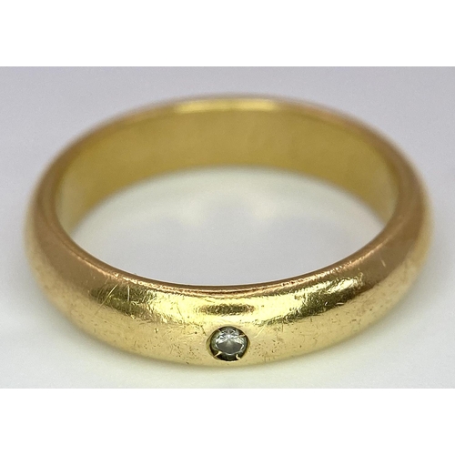 107 - A 18ct Yellow Gold Diamond Wedding Band Ring, 0.02ct diamond, size Q, 7.5g total weight.

ref: 1522I