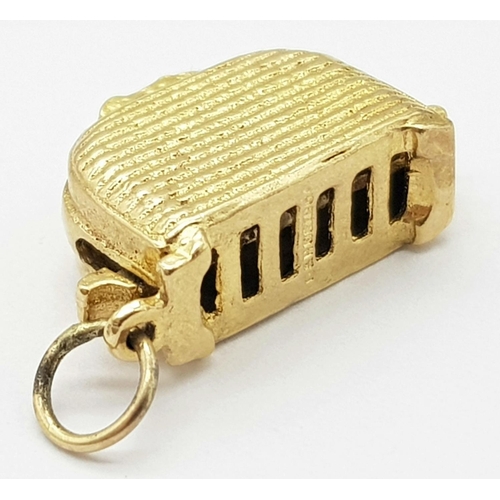 158 - A 9K YELLOW GOLD TOASTER CHARM, WHICH HAS TOAST THAT YOU CAN FLIP OUT VERY CUTE 5.5G , approx 20mm x... 