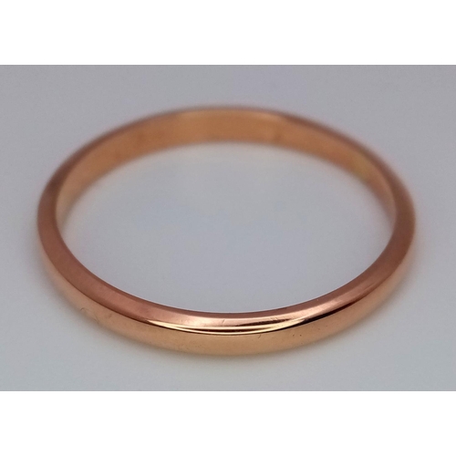 221 - A 18ct Yellow Gold (tested as) Wedding Band Ring, size S1/2, 2.8g total weight.

ref: 1273I