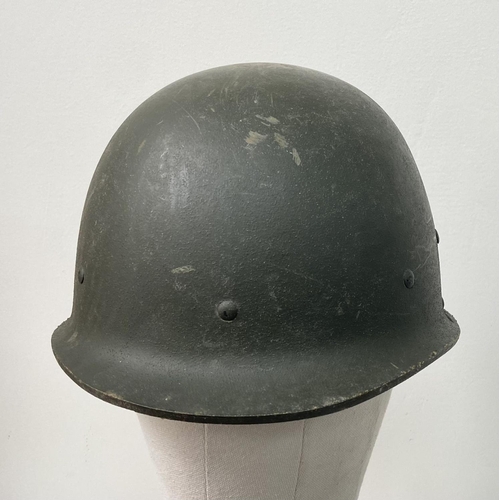 98 - Gulf War 1 Veteran Bring Back Iraqi M80 Helmet. This helmet is in super condition as it never saw a ... 