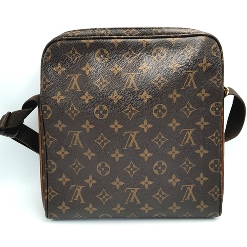 215 - A Louis Vuitton Trotteur Beaubourg Satchel Bag. Monogramed canvas exterior with gold-toned hardware,... 