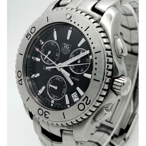 88 - A Tag Heuer Link Quartz Chronograph Gents Watch. Stainless steel bracelet and case - 42mm. Black dia... 