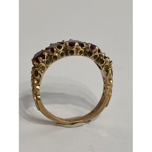 595 - Magnificent 9 carat GOLD and AMETHYST RING. Consisting 5 x Graduated Oval Cut  AMETHYSTS mounted to ... 