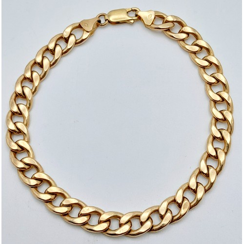 116 - A 9K Yellow Gold Flat Curb Link Bracelet. 19cm. 6.1g weight.