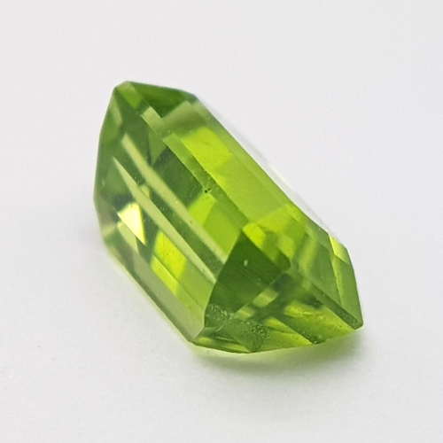 983 - A 1.78ct Untreated Pakistan Peridot Gemstone, in the Octagon shape and Step cut. Comes with the GFCO... 