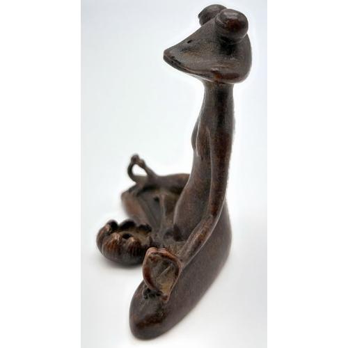 182 - A bronze statuette of “The most serene frog meditating”, probably Japanese in origin, Height: 5 cm, ... 