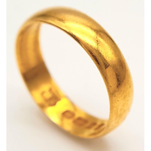 42 - Beautiful quality 22 carat GOLD BAND RING. Full UK Hallmark. 5.2 grams. Size P 1/2.