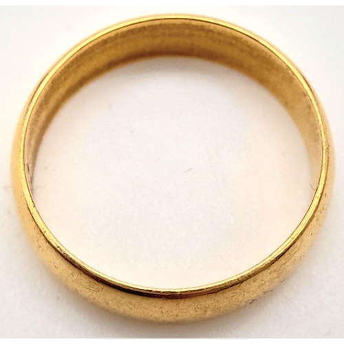 42 - Beautiful quality 22 carat GOLD BAND RING. Full UK Hallmark. 5.2 grams. Size P 1/2.