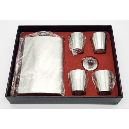 805 - Royal Marines Hip Flask Set.