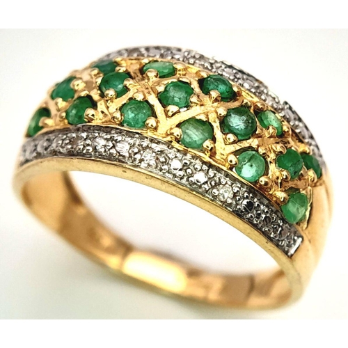 137 - A 14K YELLOW GOLD DIAMOND & EMERALD RING. 3.7G. SIZE P