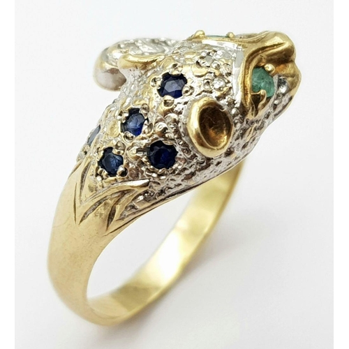 264 - A 9K YELLOW GOLD DIAMOND, SAPPHIRE & EMERALD SET PANTHER RING - 5G. SIZE R.