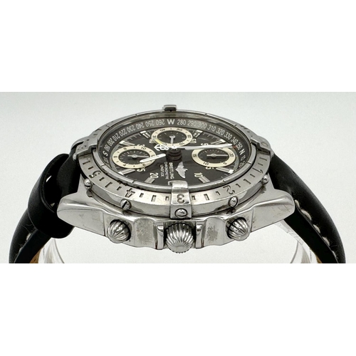 39 - A BREITLING CHRONOMETRE AUTOMTIC GENTS WATCH IN STAINLESS STEEL WITH BLACK LEATHER STRAP, 3 SUBDIALS... 