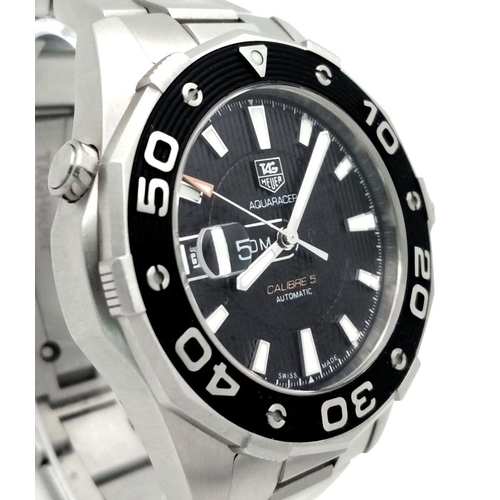 72 - A Tag Heuer Aquaracer Automatic Gents Watch. Stainless steel bracelet and case - 43mm. Calibre 5. Bl... 