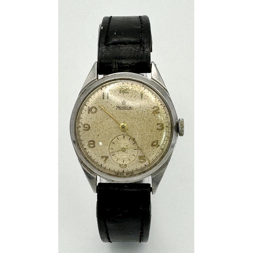 789 - A Vintage (1950s) Roldor Mechanical Gents Watch. Black leather strap. Stainless steel case - 31mm. P... 