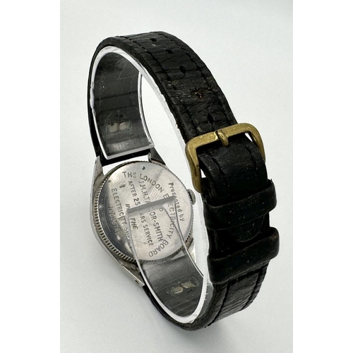 789 - A Vintage (1950s) Roldor Mechanical Gents Watch. Black leather strap. Stainless steel case - 31mm. P... 