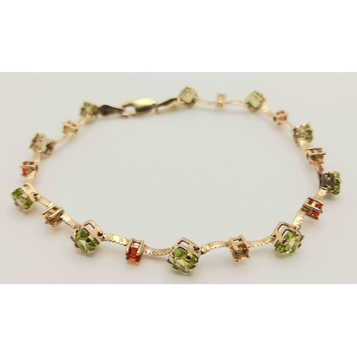 902 - A 14K YELLOW GOLD STONE SET BRACELET 4.3G , 18.3cm length.

SC 9028