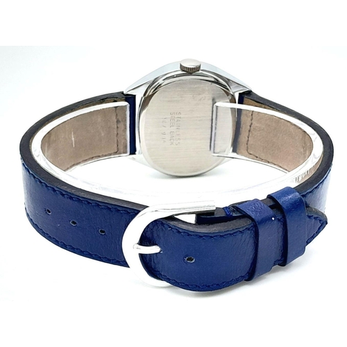 445 - A Glycine Swiss Mechanical Ladies Watch. Blue leather strap. Oval stainless steel case - 31mm. Blue ... 