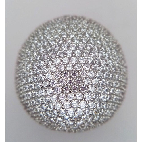 604 - A 925 Sterling Silver Glitterball Ring. Size M. 17g