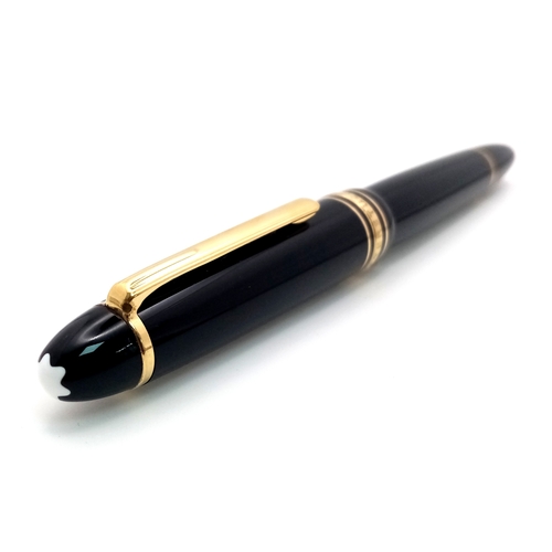 170 - A Montblanc Meiserstruck Fountain Pen. Black lacquer decoration. 14k gold nib. 14cm