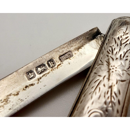 556 - An Antique Sterling Silver Fruit/Pen Knife. Hallmarks for Sheffield 1902. 11.5cm fully extended. 30g