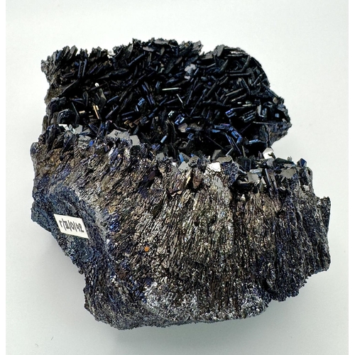 279 - A top-quality specimen of SPHALERITE (an important volcanogenic ore of Zinc) with variable trace ele... 