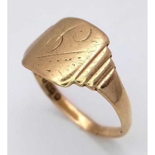 51 - A Vintage 9K Yellow Gold Signet Ring. Size R. 2.15g