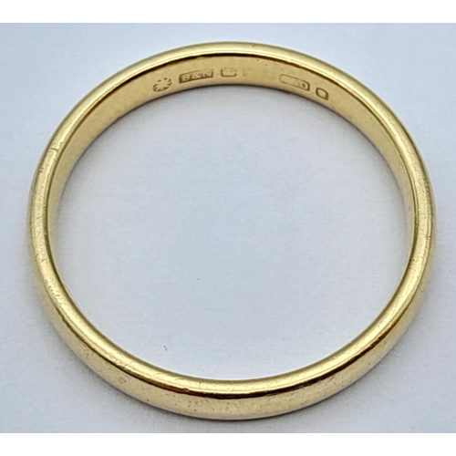 66 - An 18K Yellow Gold Band Ring. Size L. 3mm width. 2.9g