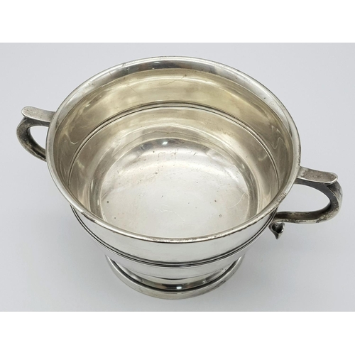 73 - An Antique Sterling Silver Two Handled Bowl. Hallmarks for London 1923. 458g. 15.5cm diameter at rim... 