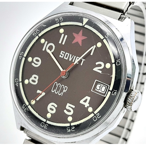 1399 - A Vintage Russian Soviet CCCP Manual Wind Stainless Steel Date Watch. 40mm Including Crown. Full Wor... 