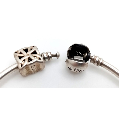 541 - A 925 Silver Pandora Bangle with Charm. 11.2g. Ref: 65002