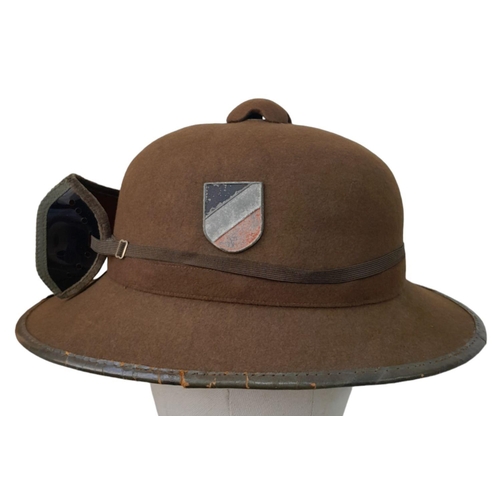 76 - WW2 Second Pattern 1942 Issue German Africa Corps Tropical Pith Helmet & Sand Goggles. Nice clean ex... 