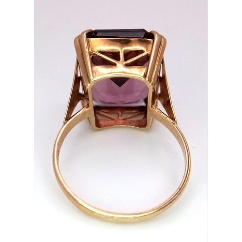 25 - A Vintage 9K Yellow Gold Large Amethyst Ring. Rectangular cut. Size P. 5.7g total weight.