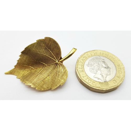 32 - A Vintage 9K Yellow Gold Leaf Brooch. 4cm. 3g.